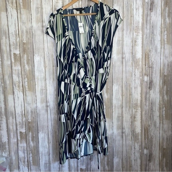 NWT Banana Republic Geometric Wrap Dress - Picture 2 of 8